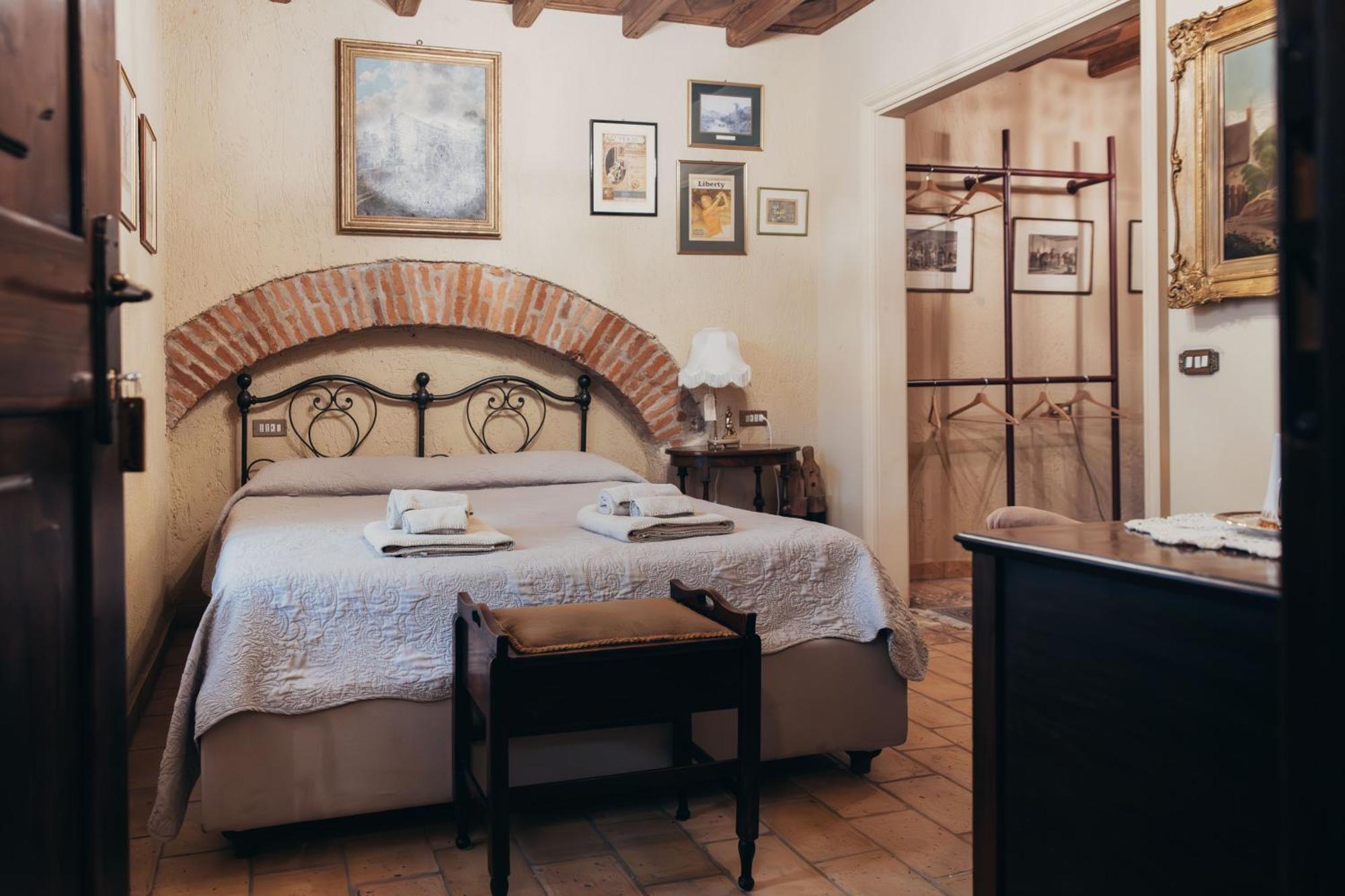B&B Formigola Corticelle Pieve Buitenkant foto