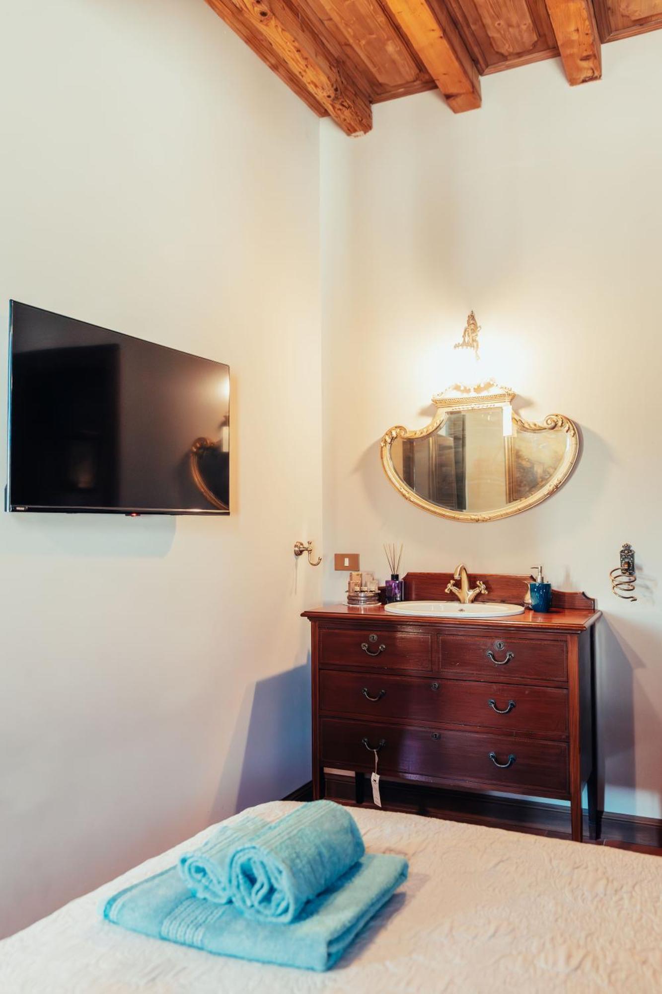 B&B Formigola Corticelle Pieve Buitenkant foto